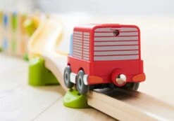 Haba Kullerbü-Feuerwehrauto Mit Batterie -Kinder Pielzeugladen 1 304819 b 600x600