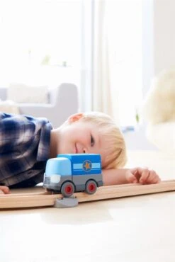 Haba Kullerbü – Batterie-LKW -Kinder Pielzeugladen 1 304848 b 600x600