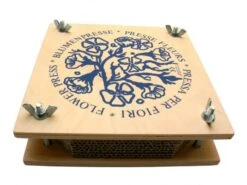 Blumenpresse Je Nach Verfügbarkeit Blau Oder Rot